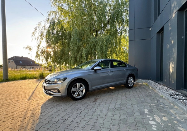 Volkswagen Passat cena 74700 przebieg: 117300, rok produkcji 2020 z Wodzisław Śląski małe 704